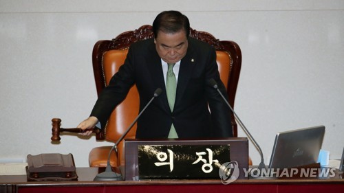 [2보] 내달 전국민 긴급재난지원금 지급…12.2조 규모 2차추경 통과