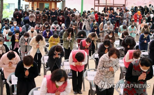 오늘은 '부처님오신날'…전국 사찰서 '코로나 극복' 기도