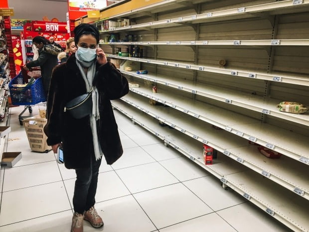 코로나19 사재기로 텅 빈 프랑스 슈퍼마켓(사진=연합뉴스)
