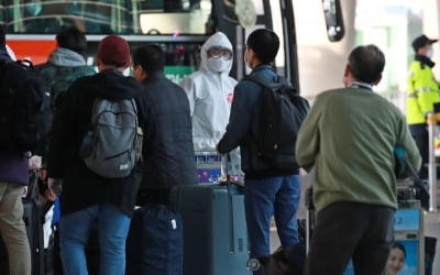 "빨래 직접 해야하나…간식은 문앞에" 전세기 귀국 이탈리아 교민의 요구