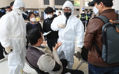 자가격리 어긴 中 유학생…"'12분 외출'로 추방 위기"