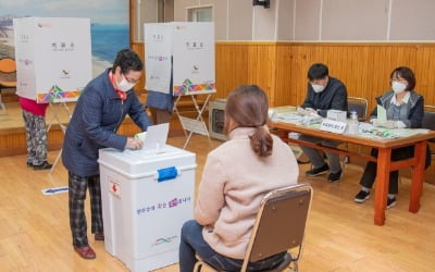 종로·동작·광진 70% 육박…'격전지' 투표율 달아올랐다