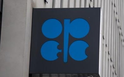 트럼프 개입에도 러·사우디 책임론 공방…"OPEC+ 회의 연기"(종합)