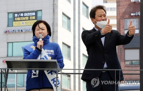 [총선 D-10] 민주, 첫 휴일 수도권 격전지 공략…"비장한 각오로 국난극복"