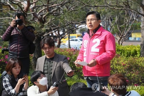 여야, 사전투표 총력전…차명진 막말 후폭풍·n번방 공작설 공방