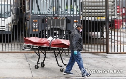 미국 코로나19 사망자 세계 1위…50개주 모두 재난지역 지정