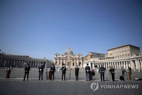 코로나19 환자, 부활절 거치며 185만…영국도 사망자 1만 넘어