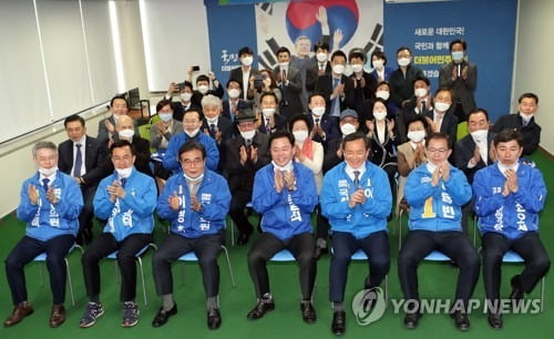 [선택 4·15] "텃밭 이변 없었다"…민주는 호남, 통합당은 TK '싹쓸이' 전망