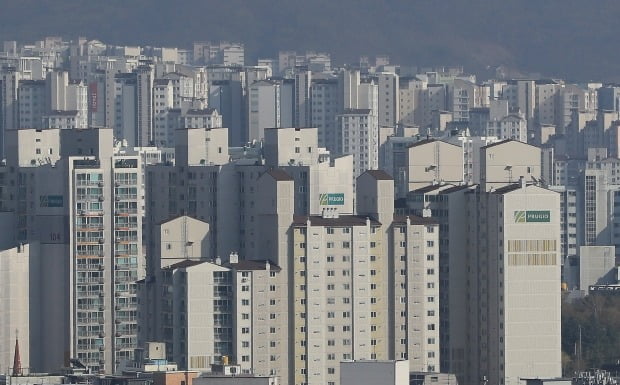 서울 아파트값이 상승흐름으로 전환되고 있다. 서울 송파구 아파트 전경.(사진=뉴스1)