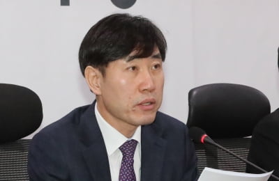 하태경 "기억에 문제있는 사람은 말 바뀌는 윤미향 본인" 비판