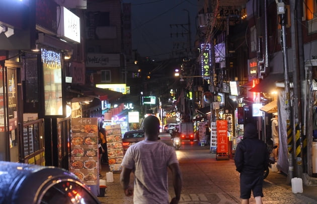 클럽 감염 터진 뒤 인구이동 다시 줄었다…소비 회복세에 '찬물' 