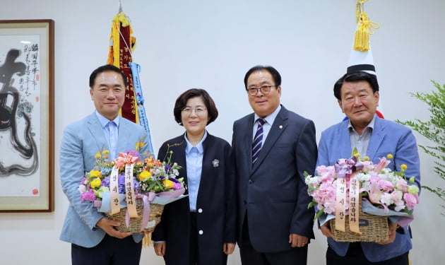 김보라 안성시장, 플라워 버킷 챌린지 참여