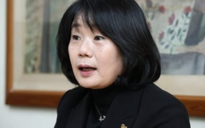 검찰, 정의연 회계 담당자 첫 소환 조사