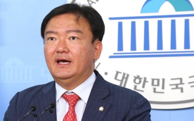 민경욱측 "검찰이 영장에도 없는 변호인 수색 시도"