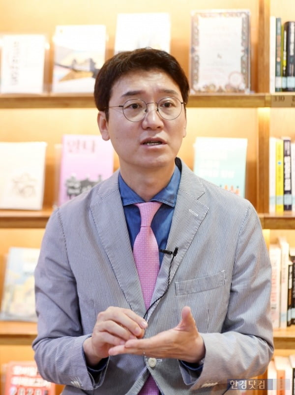 김웅 미래통합당 당선자가 27일 국회 의원회관에서 한경닷컴과 인터뷰를 진행하고 있다. / 최혁 한경닷컴 기자 chokob@hankyung.com