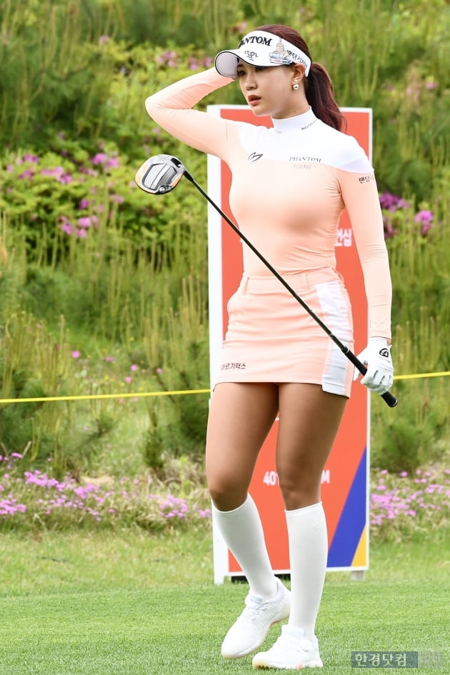 유현주, 일본까지 소문난 골프계 섹시 스타
