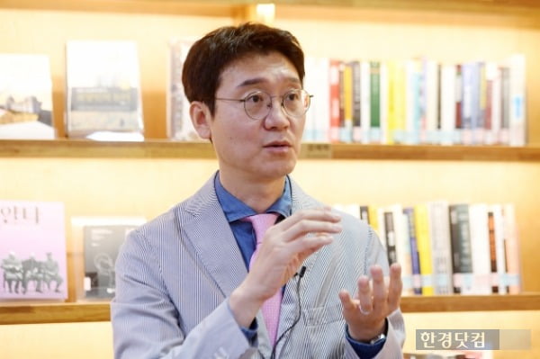 김웅 미래통합당 당선자가 27일 국회 의원회관에서 한경닷컴과 인터뷰를 진행하고 있다. / 최혁 한경닷컴 기자 chokob@hankyung.com