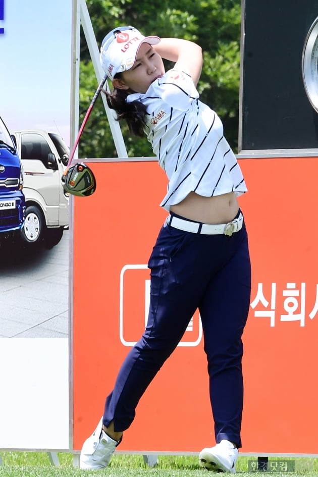 [포토] 김현수, '날아가는 공 바라보며~'