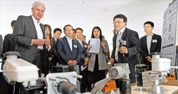 현대자동차그룹은 지난해 협력사들이 기술을 공유할 수 있도록 ‘연구개발 협력사 테크데이’를 개최했다.  현대자동차그룹 제공
 