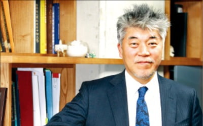 "K매뉴얼로 싹 바꾼 우즈베크…외교관 5년 걸릴 성과, 한달 만에 이뤄"