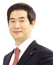 웅진 2세 윤새봄, 그룹 신성장사업 이끈다