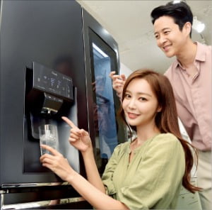 LG, 음성인식 얼음정수기냉장고 출시
