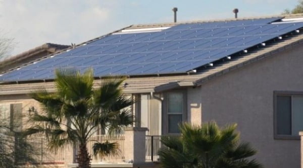 미국 애리조나주의 주택에 설치된 한화큐셀 태양광 모듈.  한화그룹 제공

 
