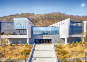 국내서 처음으로 이달 말에 인천 계양산 자락에서 개관하는 산성박물관 전경.  계양구 제공 