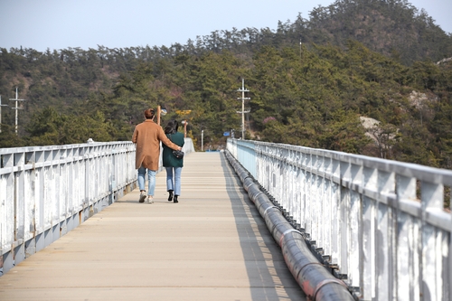 [걷고 싶은 길] 서해 다도해의 비경에 취하다…고군산길