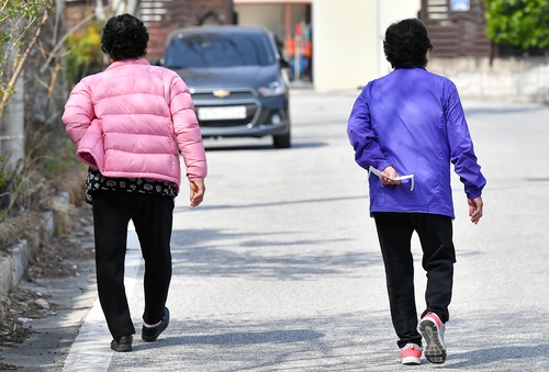 [톡톡 지방자치] 정선군 75세 이상 어르신 목욕·이미용 서비스