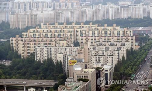 부동산114 "강남3구 아파트값 8년만에 월간 최대폭 하락"