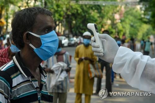 "코로나로 22년만에 다시 오르는 세계 빈곤율…5억명 더 극빈"