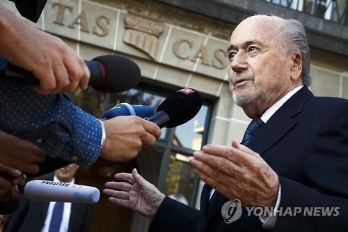 FIFA, 스위스 검찰에 "블라터 전 회장 수사 계속해달라"