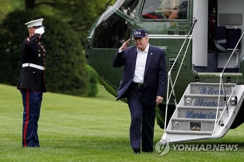 트럼프 "미 코로나 사망자 10만 예상"…경제 재개 거듭 강조(종합2보)