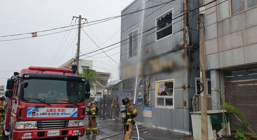 광주 주택가 세탁소 화재…프로야구 경기 한때 중단(종합)