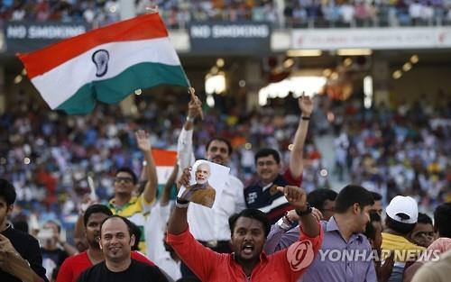 UAE→인도 20만명 '코로나 철수작전' 7일 개시…군함도 동원