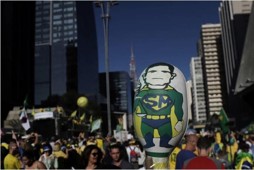 브라질 '반부패 상징' 모루, 장관 사임후 대선주자로 체급 상승