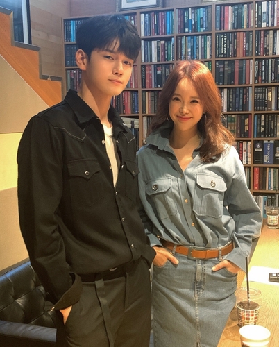 백지영-옹성우 듀엣곡 '아무런 말들도'