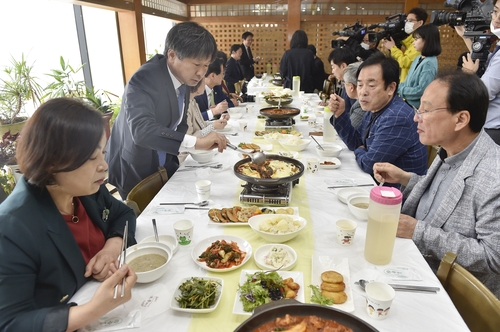 원주 대표 음식 개발…관찰사 옹심이·뽕잎밥·추어탕