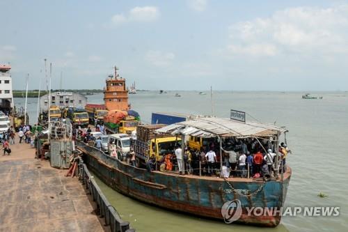 파키스탄 대법 "코로나19 팬데믹 아냐…통제 더 풀어라"