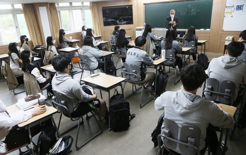 학원강사발 감염 확산세…불안·설렘 섞인 인천 고3 등교