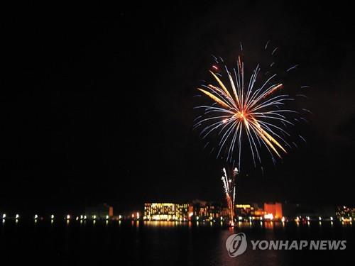 일본서 내달 코로나 종식 기원 전국 일제 불꽃놀이