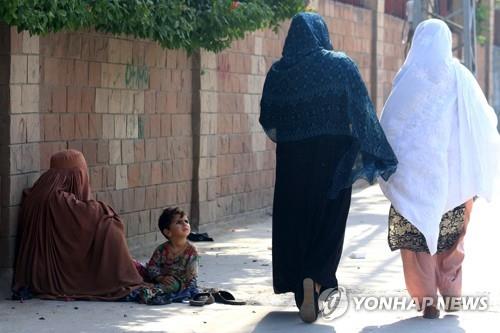 파키스탄서 또 '명예살인'…소녀 두 명, 사촌 총에 맞아 숨져