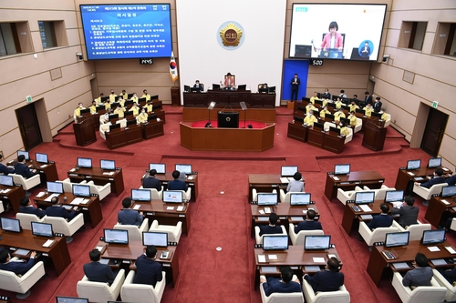 경남도의회, 항공산업 위기극복·마늘 가격안정 건의안 채택