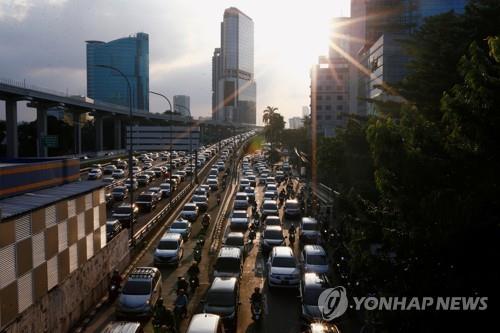 자카르타 코로나 전파력 감소…"인구 80% 집에 있어야 중단"