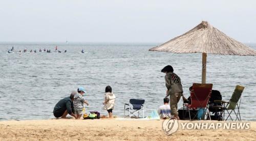 코로나19도 못 막는 봄의 유혹…산·바다·관광지 '북적'