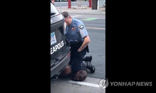 유엔 인권대표 "미 당국, 흑인에 가혹행위 경찰 조처해야"