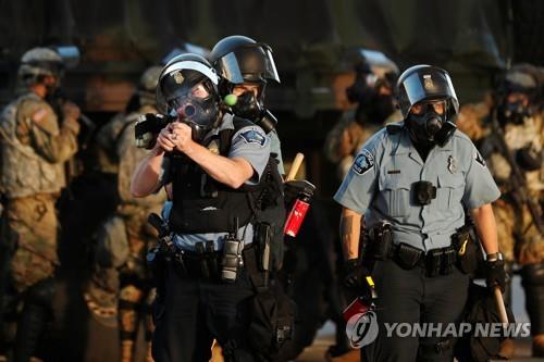 야간통금도 안통한 "절대적 혼란"…'흑인사망' 미 폭력시위 확산