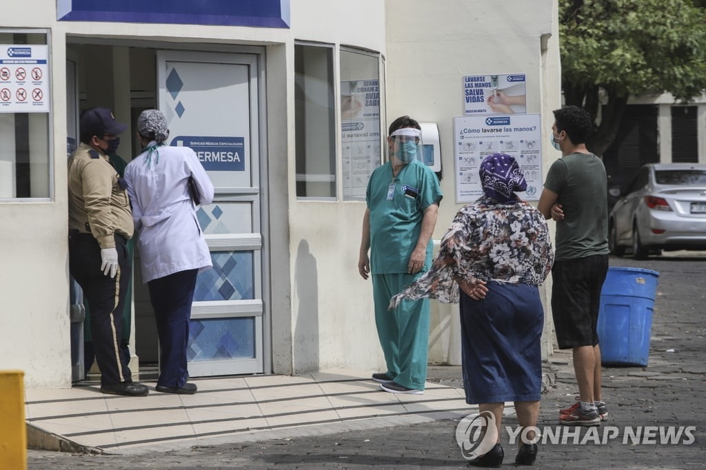니카라과, 코로나19 확진 겨우 16명?…의사 폭로 "모든 게 붕괴 직전"