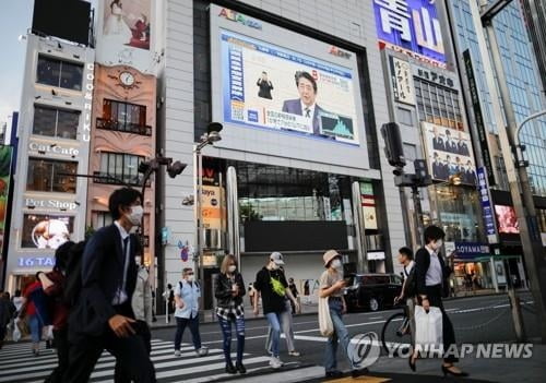 일본, 긴급사태 해제 성급했나...신규 감염 다시 100명대